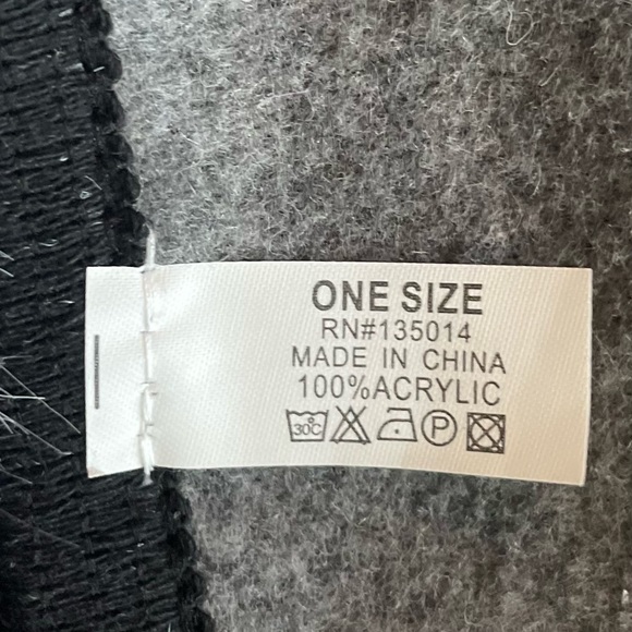 Black Gray Solid Color Vest with Faux Fur Trim - Picture 5 of 5